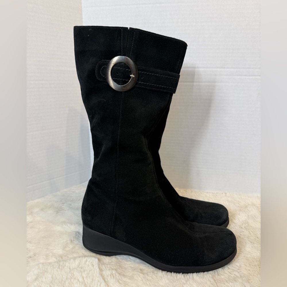 La CANADIENNE Gaby waterproof tall suede low-wedge boots